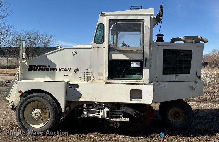 image for item DT0614 1996 Elgin Pelican P Series street sweeper