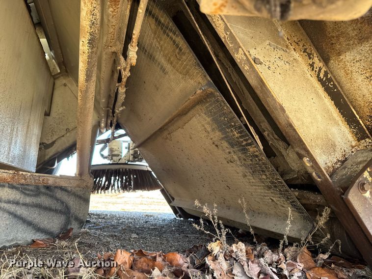 image for item DT0614 1996 Elgin Pelican P Series street sweeper