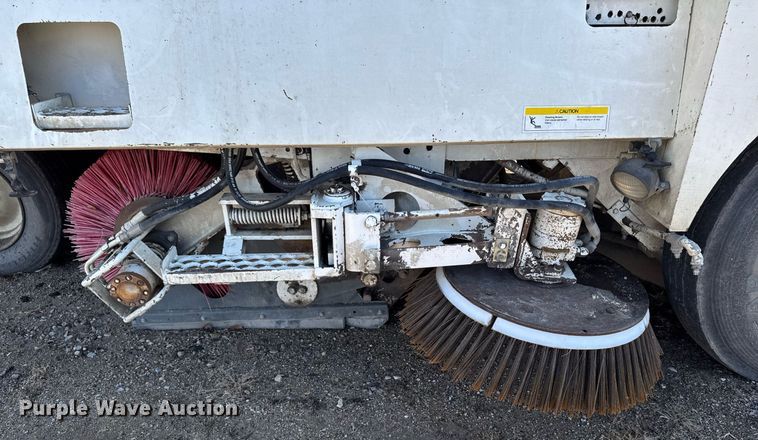 image for item DT0614 1996 Elgin Pelican P Series street sweeper