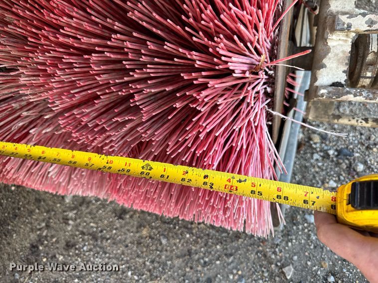 image for item DT0614 1996 Elgin Pelican P Series street sweeper