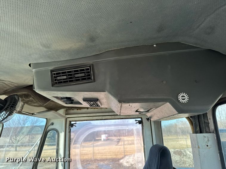 image for item DT0614 1996 Elgin Pelican P Series street sweeper