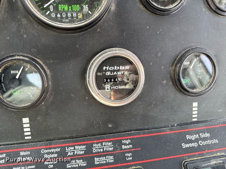 image for item DT0614 1996 Elgin Pelican P Series street sweeper