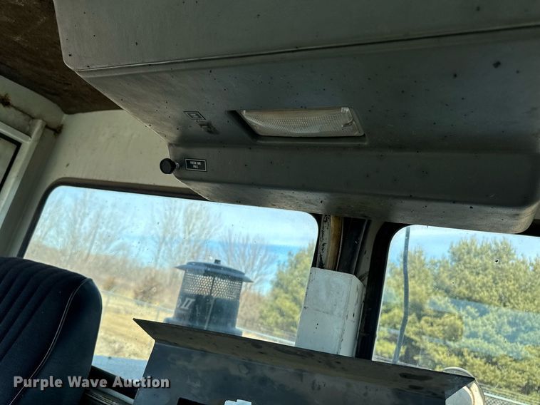 image for item DT0614 1996 Elgin Pelican P Series street sweeper