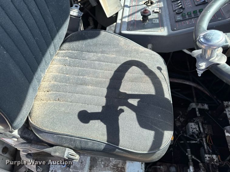 image for item DT0614 1996 Elgin Pelican P Series street sweeper