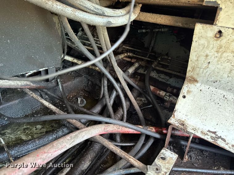 image for item DT0614 1996 Elgin Pelican P Series street sweeper