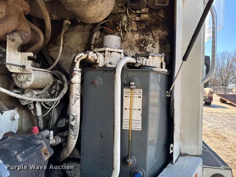 image for item DT0614 1996 Elgin Pelican P Series street sweeper