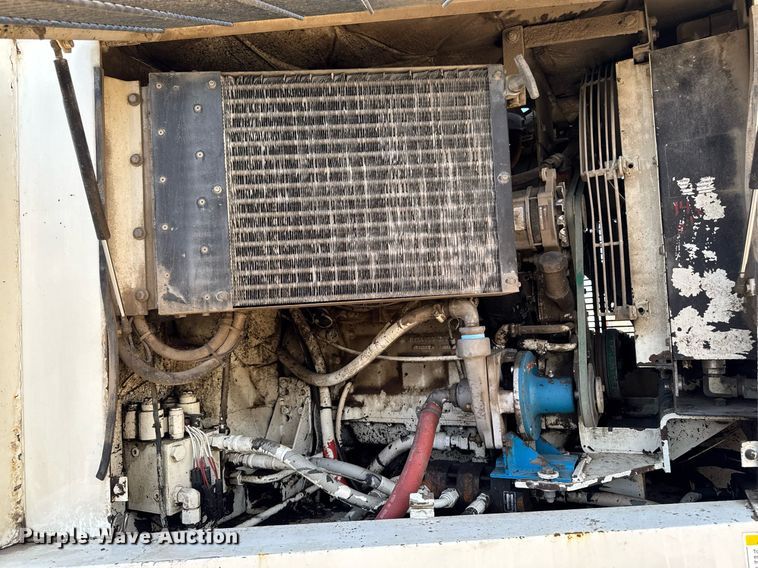 image for item DT0614 1996 Elgin Pelican P Series street sweeper