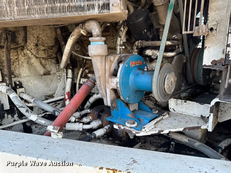 image for item DT0614 1996 Elgin Pelican P Series street sweeper