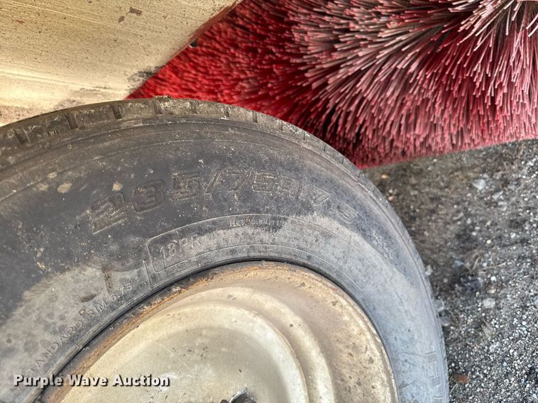 image for item DT0614 1996 Elgin Pelican P Series street sweeper