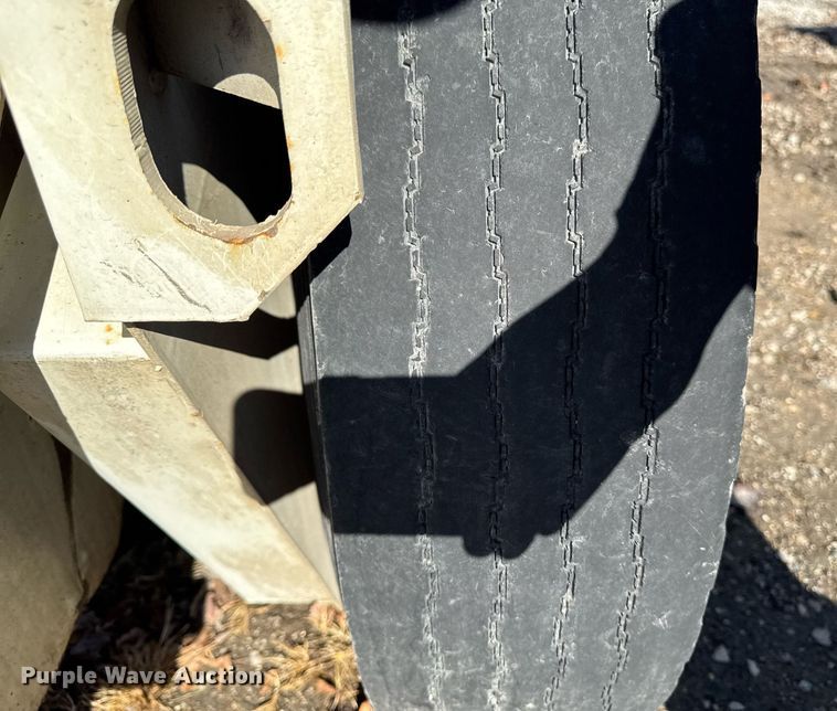 image for item DT0614 1996 Elgin Pelican P Series street sweeper