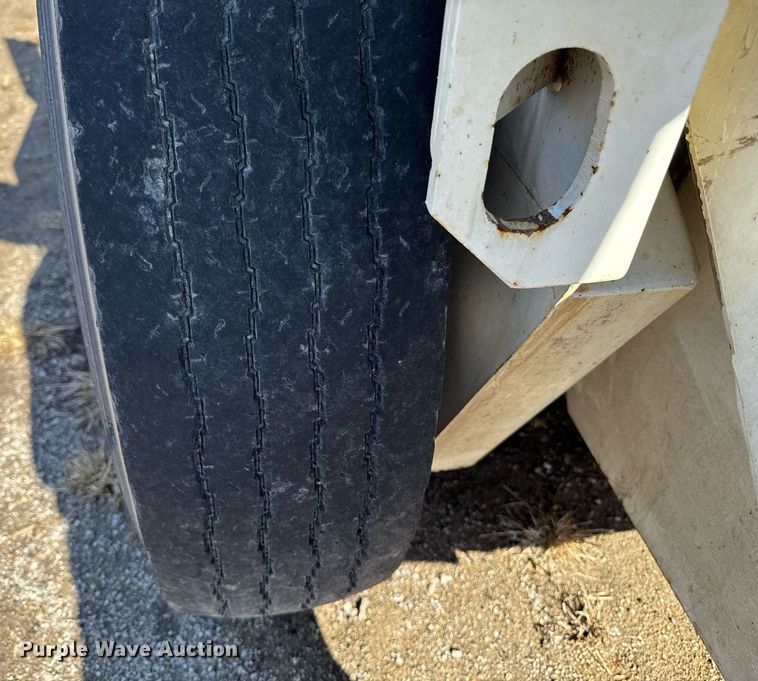 image for item DT0614 1996 Elgin Pelican P Series street sweeper