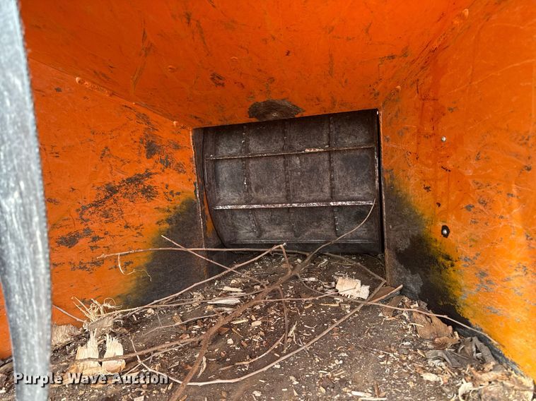 image for item DT0624 2014 Altec DRM12 wood chipper