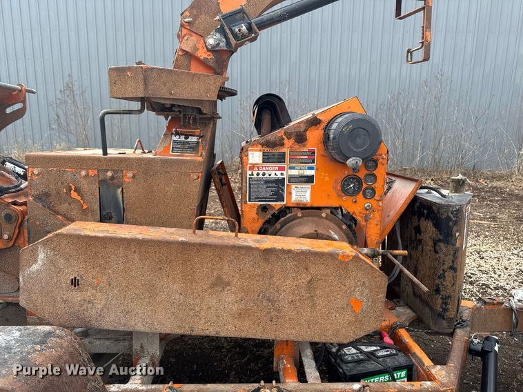 image for item DT0624 2014 Altec DRM12 wood chipper