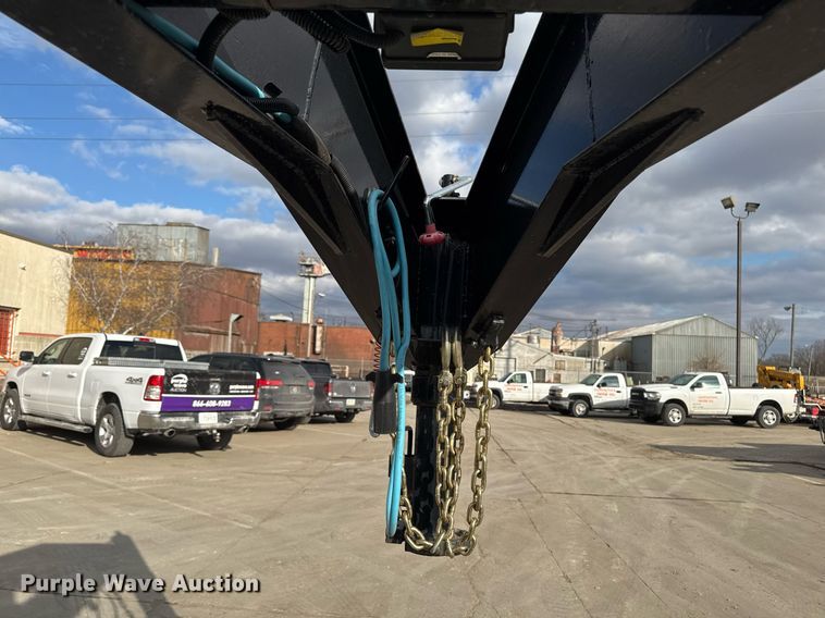 image for item DT0625 2022 Big Tex 22GN-35BK+5MR equipment trailer