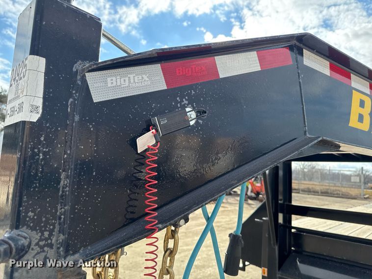 image for item DT0625 2022 Big Tex 22GN-35BK+5MR equipment trailer