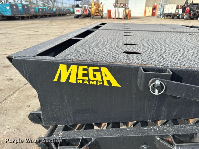 image for item DT0625 2022 Big Tex 22GN-35BK+5MR equipment trailer