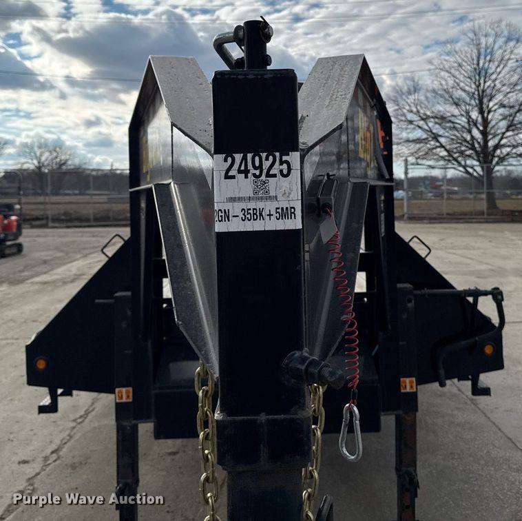 image for item DT0625 2022 Big Tex 22GN-35BK+5MR equipment trailer