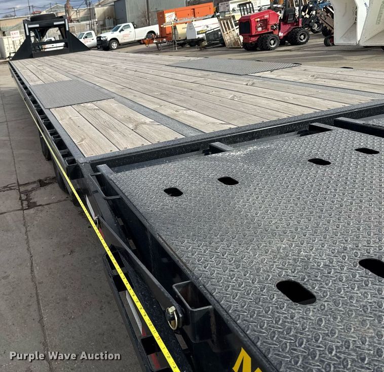 image for item DT0625 2022 Big Tex 22GN-35BK+5MR equipment trailer