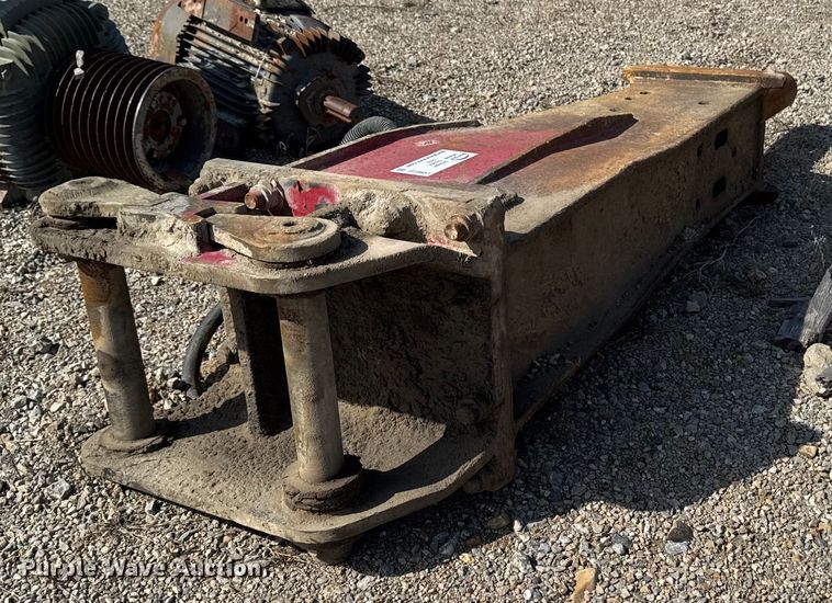 image for item DT0651 Allied 770CS breaker