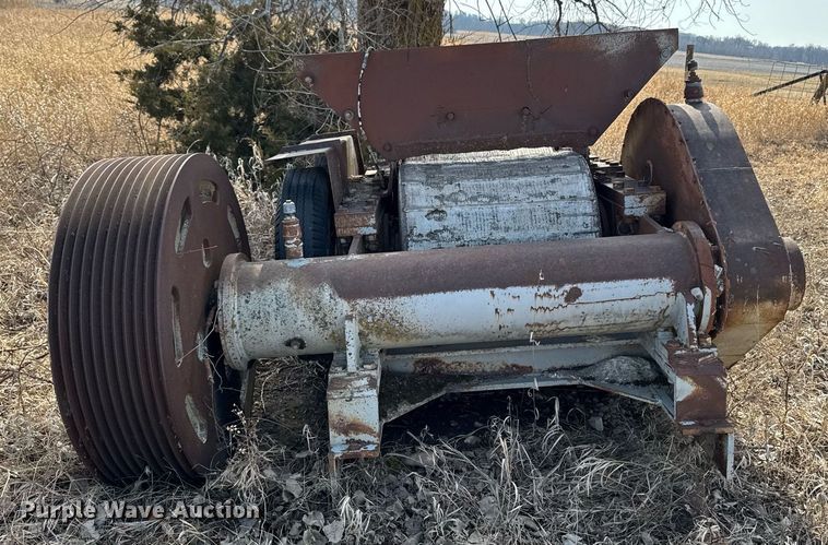 image for item DT0652 Cedarapids roll crusher