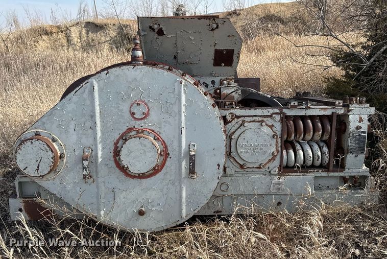 image for item DT0652 Cedarapids roll crusher