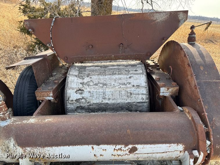 image for item DT0652 Cedarapids roll crusher
