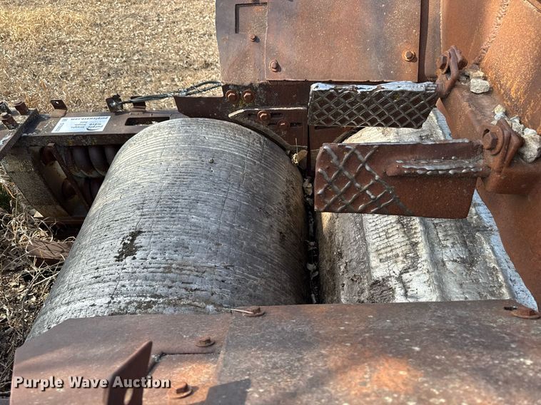 image for item DT0652 Cedarapids roll crusher