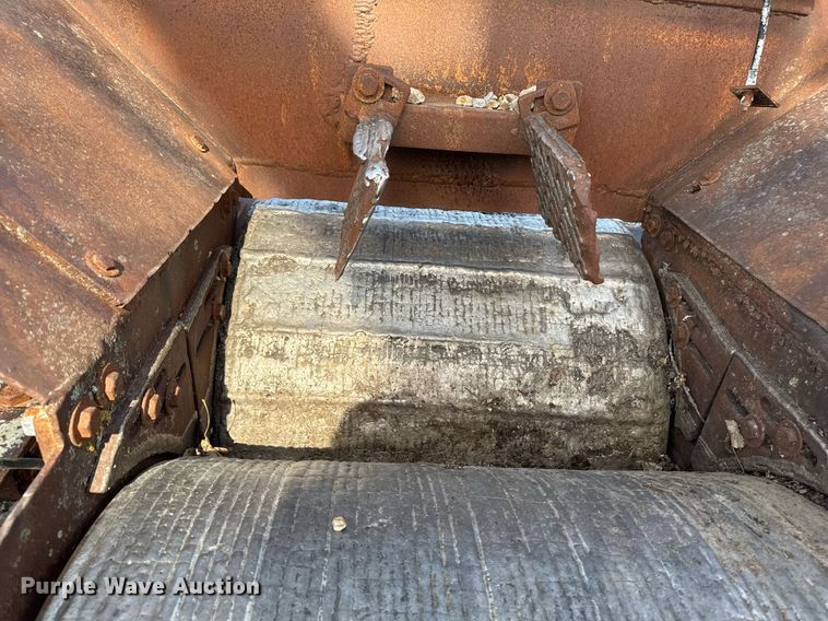 image for item DT0652 Cedarapids roll crusher