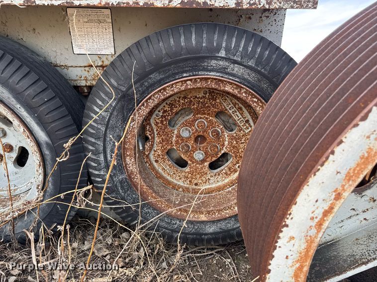 image for item DT0652 Cedarapids roll crusher