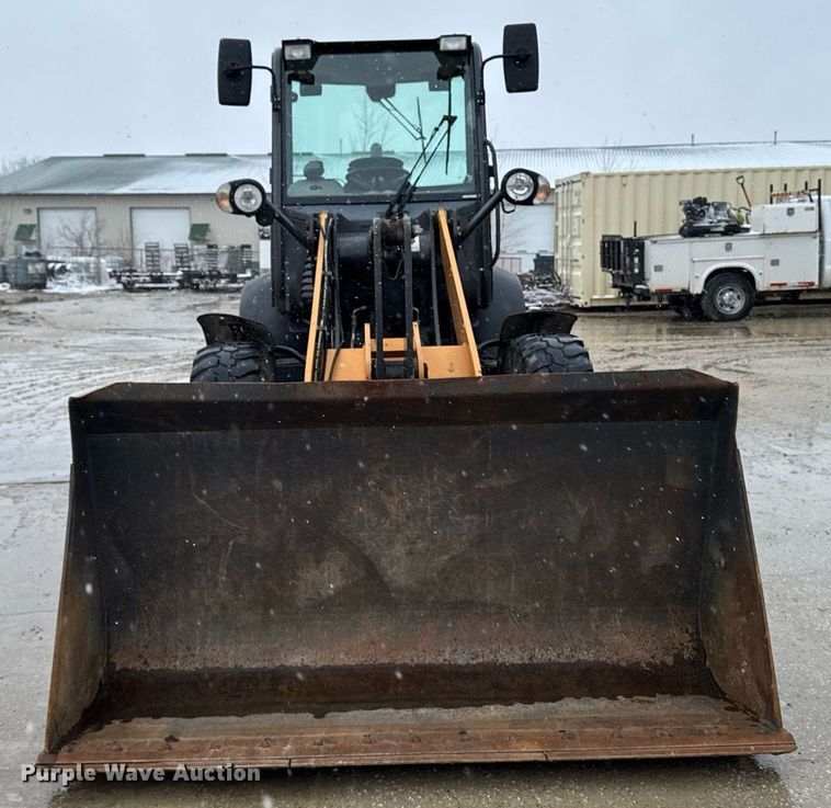 image for item DT0668 2017 Case 321F wheel loader