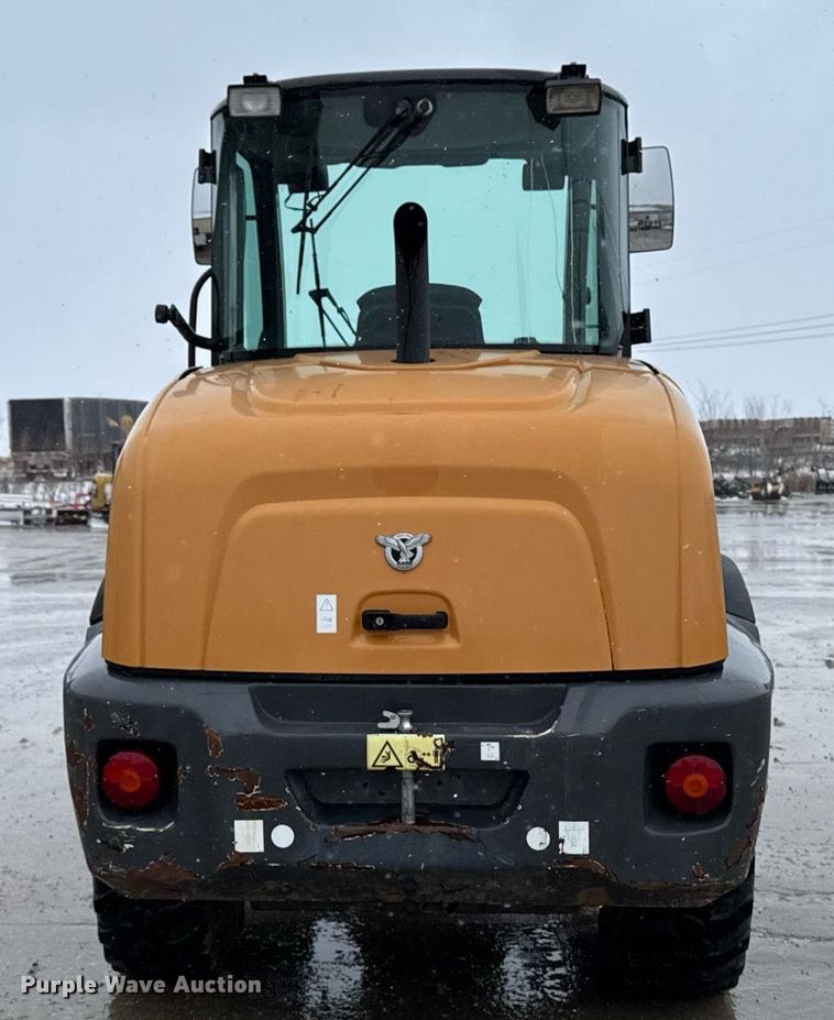 image for item DT0668 2017 Case 321F wheel loader