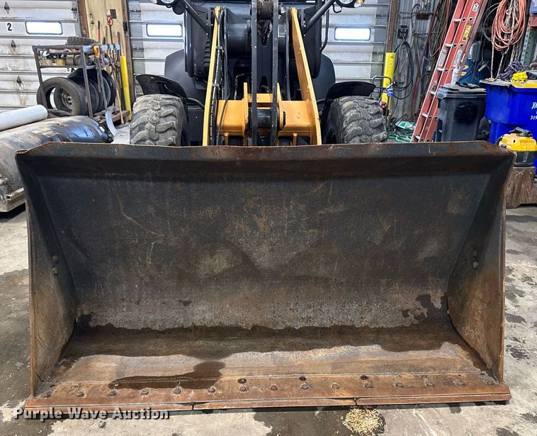 image for item DT0668 2017 Case 321F wheel loader