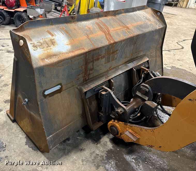 image for item DT0668 2017 Case 321F wheel loader