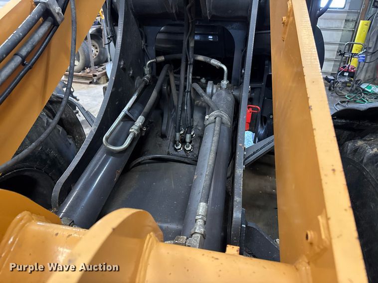 image for item DT0668 2017 Case 321F wheel loader