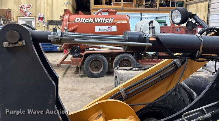 image for item DT0668 2017 Case 321F wheel loader