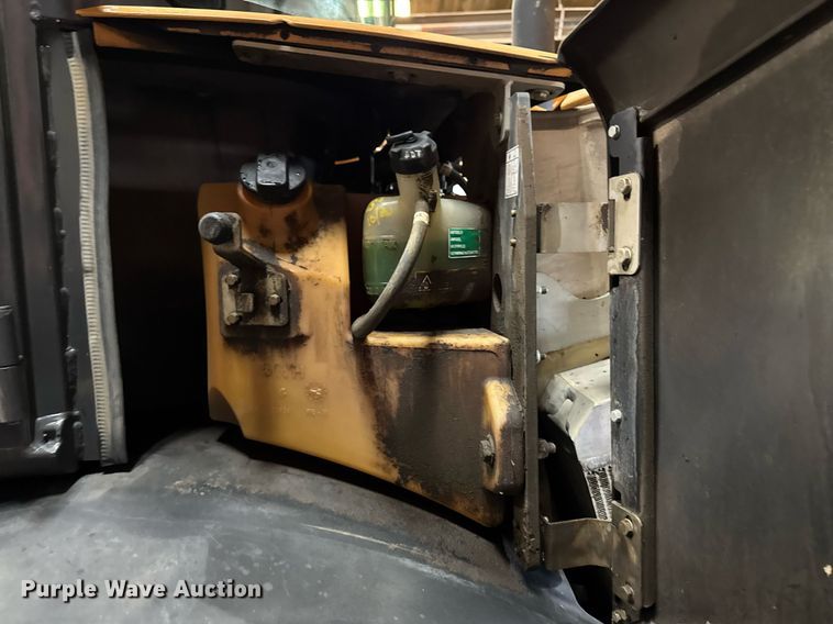 image for item DT0668 2017 Case 321F wheel loader