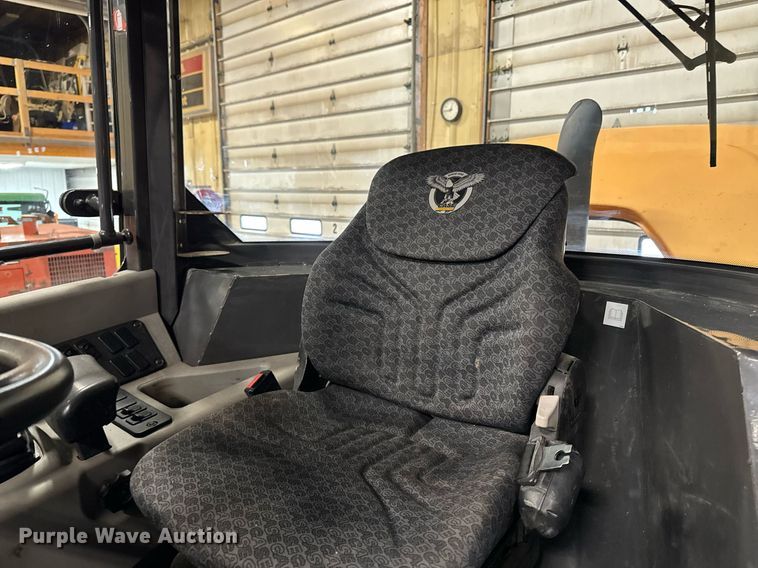 image for item DT0668 2017 Case 321F wheel loader