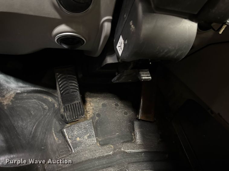 image for item DT0668 2017 Case 321F wheel loader