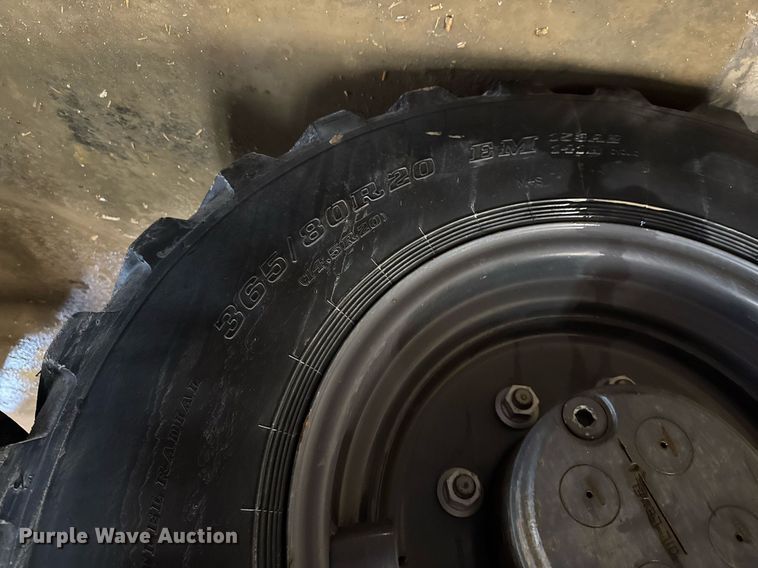 image for item DT0668 2017 Case 321F wheel loader