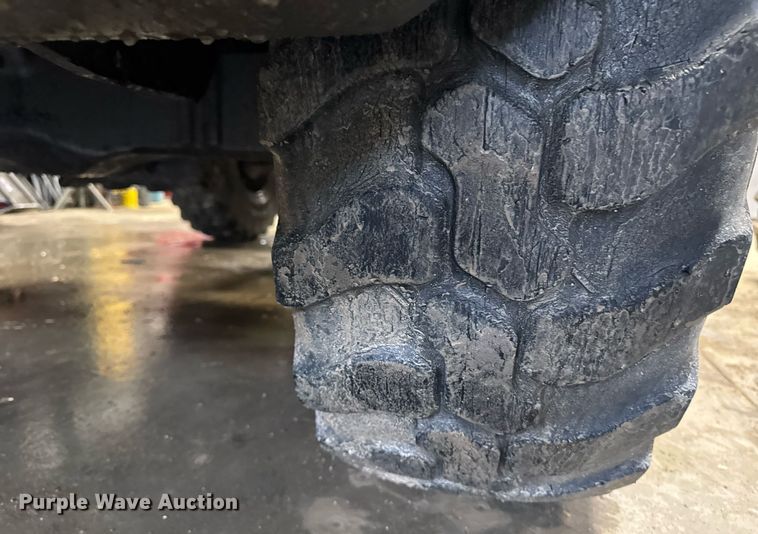 image for item DT0668 2017 Case 321F wheel loader