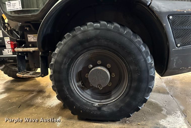 image for item DT0668 2017 Case 321F wheel loader