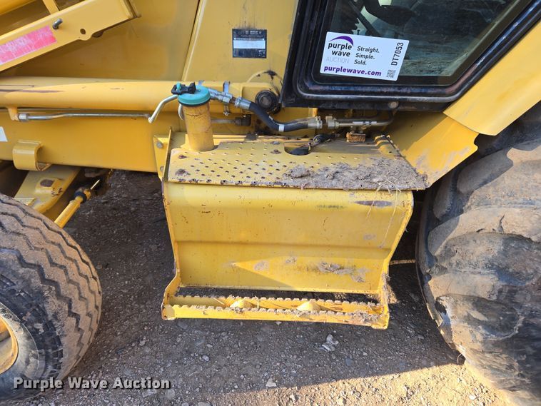 image for item DT7053 2004 Caterpillar 420D backhoe