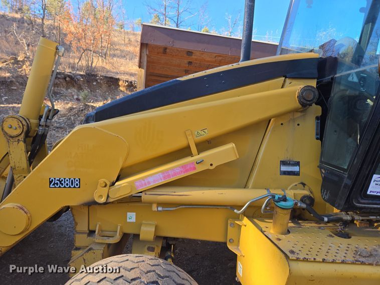 image for item DT7053 2004 Caterpillar 420D backhoe