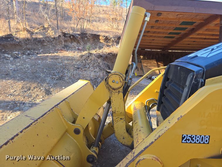 image for item DT7053 2004 Caterpillar 420D backhoe