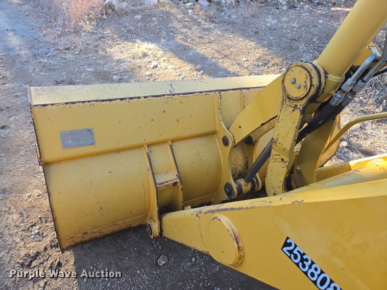 image for item DT7053 2004 Caterpillar 420D backhoe