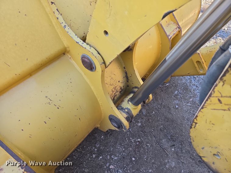 image for item DT7053 2004 Caterpillar 420D backhoe