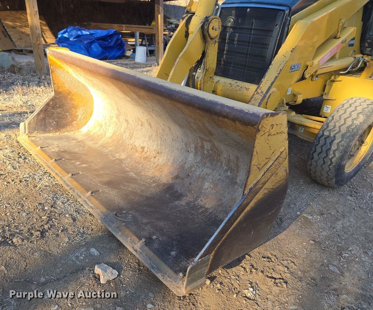 image for item DT7053 2004 Caterpillar 420D backhoe