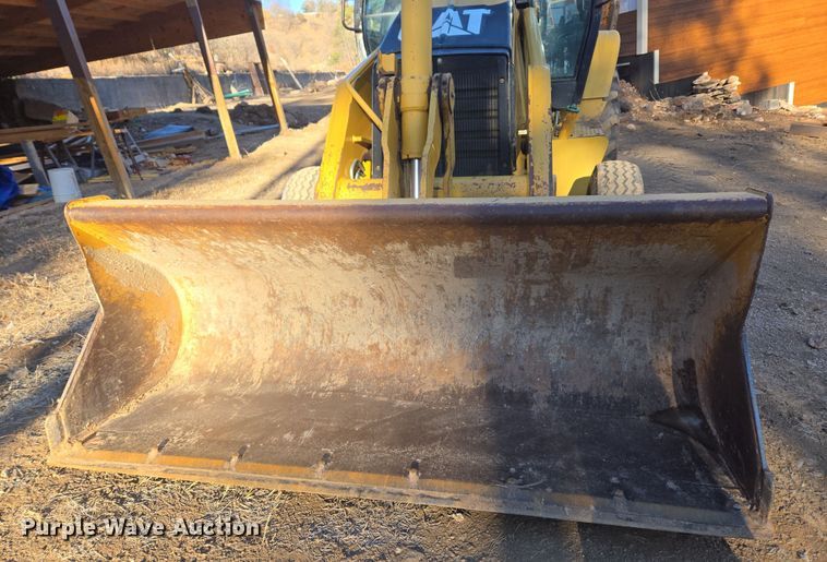 image for item DT7053 2004 Caterpillar 420D backhoe