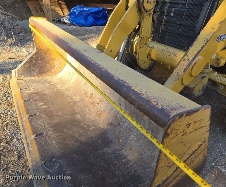 image for item DT7053 2004 Caterpillar 420D backhoe