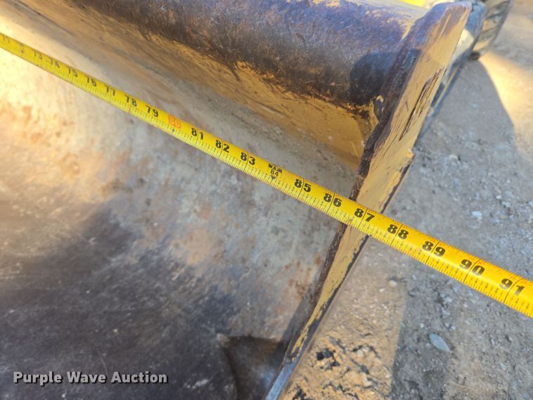 image for item DT7053 2004 Caterpillar 420D backhoe